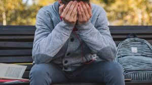 Avrupa’daki En Mutsuz Gençler İngiltere’de!