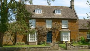 İngiltere Merkez Bankası’nın Faiz İndirimi Konut Kredileri ve Tasarrufları Nasıl Etkileyecek?