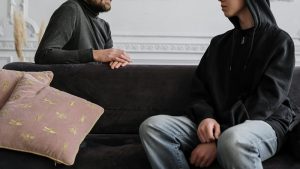 İngiltere’de Ergenlik Engelleyici İlaçlara Süresiz Yasak