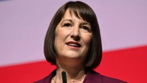 İngiltere Maliye Bakanı Reeves: “Kemer Sıkma Politikası Uygulamıyoruz”