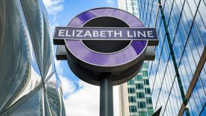 Londra’da Toplu Taşımada “Kulaklık Takın” Kampanyası