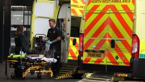 İngiltere’de Son 1 Haftada 53 Bin Sağlık Çalışanı Hastalık İzni Aldı