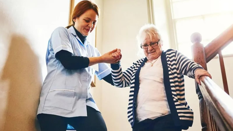 İngiltere’de Sosyal Bakım Reformları 2028’de Hayata Geçecek