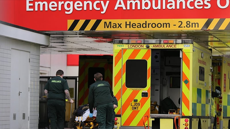 İngiltere’de 60 Binden Fazla Hasta Acil Servislerde 12 Saat Bekledi