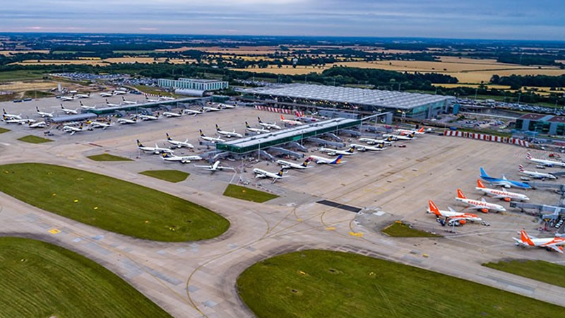 Londra Stansted Havalimanı’na Trenle Yolculukta Büyük Aksamalar