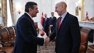 Cumhurbaşkanı Yardımcısı Yılmaz, İngiltere Savunma Bakanı Healey ile Londra’da Görüştü