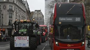 İngiltere’de Çiftçiler Ayakta: Traktörlerle Londra’da Büyük Protesto