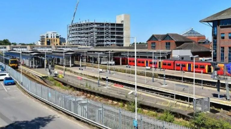 Surrey ve Batı Sussex Arasında Demiryolu Hattı 16 Günlüğüne Kapatıldı