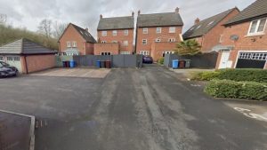 Kendi Arazilerine Araç Park Etmek İçin 1.400 Sterlin Ödeyen Aileler İsyanda