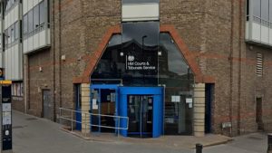 İngiltere’de Çay Servisinden Dışlanan Hemşire Yüklü Tazminat Kazandı