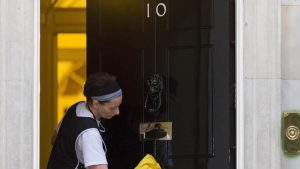 İngiltere’de Başbakanlık Ofisi’nde Temizlik ve Yemek Çalışanları 1 Aylık Greve Gidiyor