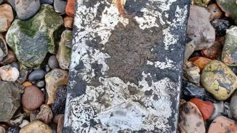 İngiltere’de 5 Yıl Sonra Nehirden Çıkan Tablet Suç Zincirini Ortaya Serdi