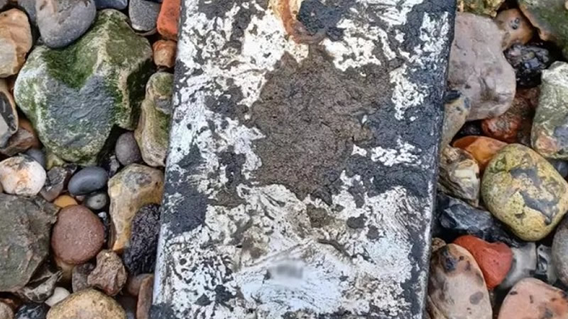 İngiltere’de 5 Yıl Sonra Nehirden Çıkan Tablet Suç Zincirini Ortaya Serdi