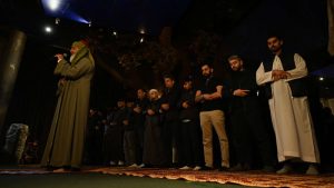 Londra’da Shakespeare’s Globe Tiyatrosu’nda Toplu İftar Programı