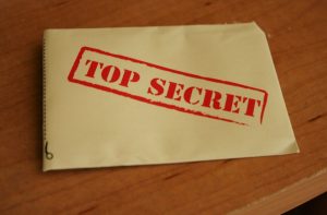 İngiltere’de Güvenlik Skandalı: Gizli Askeri Belgeler Sokakta Bulundu