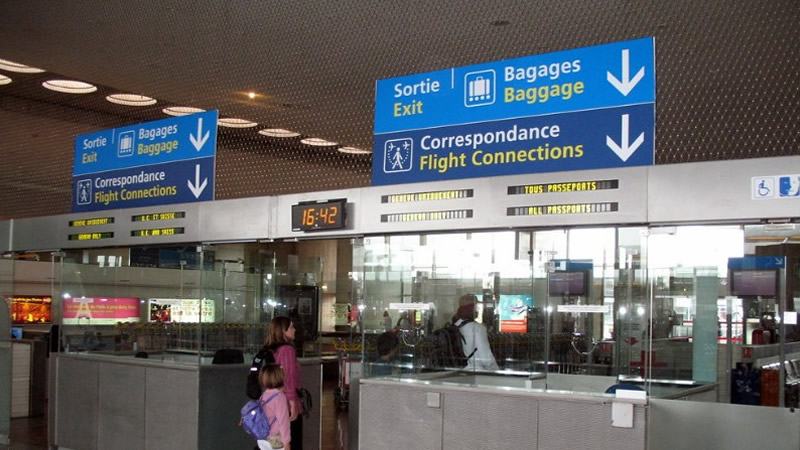 İngiltere’de 700 Bin Göçmen e-Visa Sistemine Hala Kayıt Olmadı