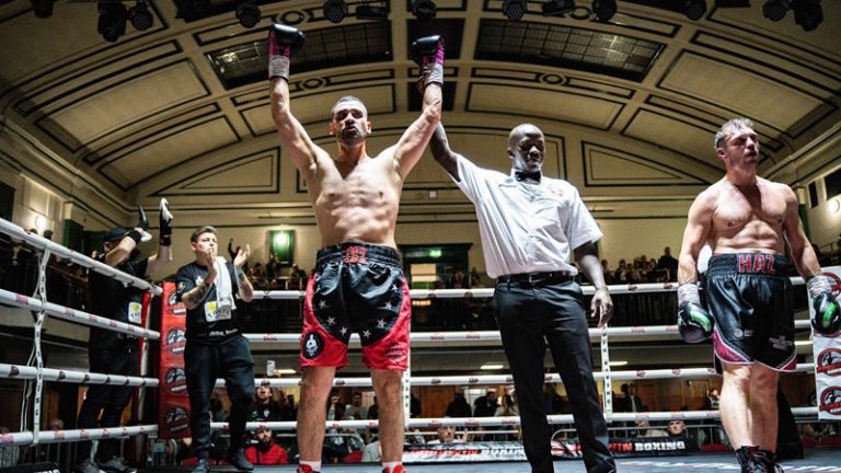 Londra’da Türk Boksör İbrahim Mercan’dan Gururlandıran Zafer