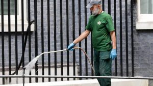 İngiltere’de Aşırı Sıcaklara Karşı Hortumla Su Kullanımı Kısıtlandı