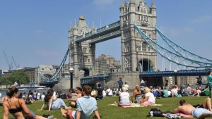 İngiltere’de Sıcak Hava Dalgası Zirveye Ulaşıyor: 34,7 Derece Ölçüldü, Uyarılar Artıyor