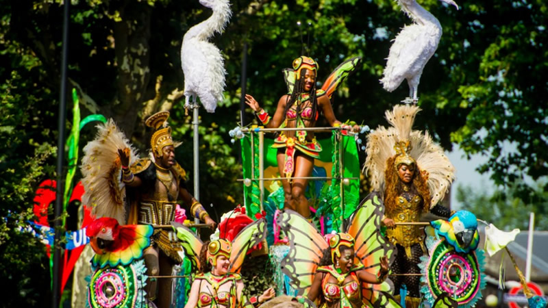 Londra, Notting Hill Karnavalı’na Hazır: 7 Bin Polis Görevde Olacak