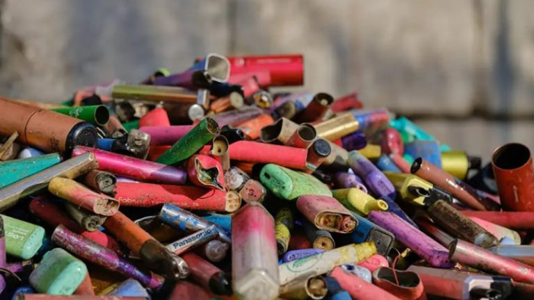 İngiltere’de Elektronik Sigara Satıcıları Geri Dönüşüm Maliyetini de Ödeyecek