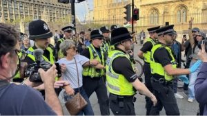 Londra’daki Gazze Gösterisinde 425’ten Fazla Kişi Gözaltına Alındı